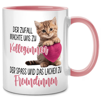 Der Zufall machte uns zu Kolleginnen, süße Katzentasse mit Spruch als Abschiedsgeschenk Kollegin oder Geschenk für Lieblingskollegin, Pinke Tasse